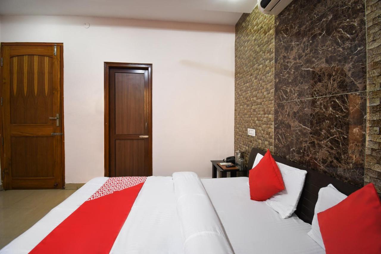 Oyo 67033 Hotel Sahil Plaza Una  Exteriör bild